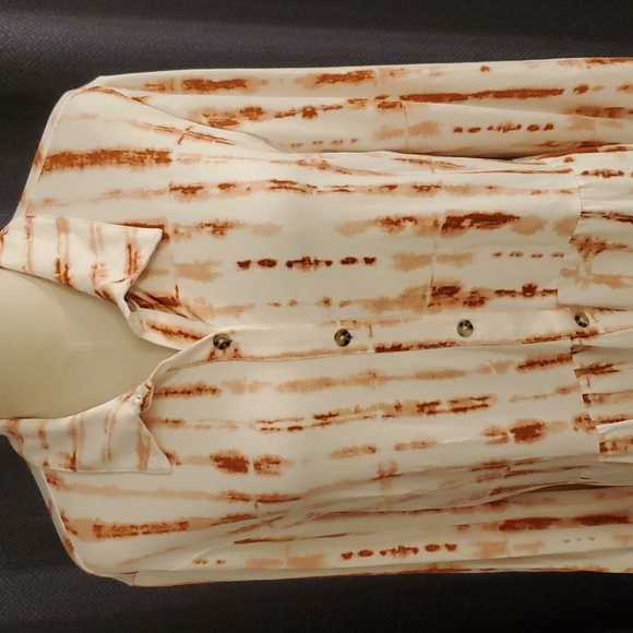 New Directions Tiered Tunic - Picture 3 of 10